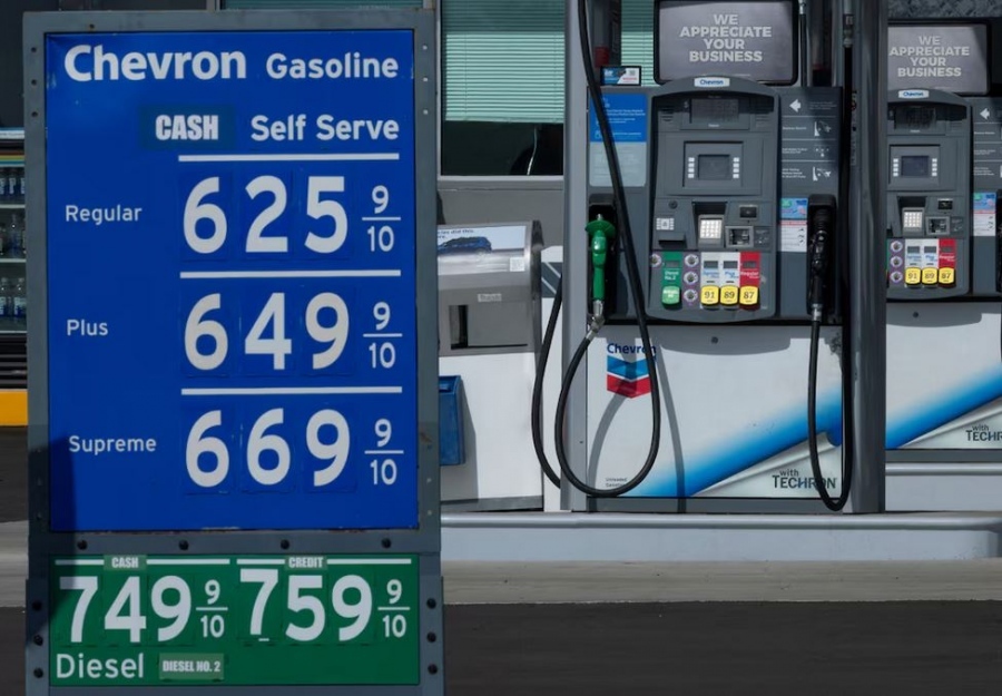 Fuel... κραχ στις ΗΠΑ: Ξεπέρασε τα 6 δολάρια η βενζίνη στην Καλιφόρνια - Κόβουν από παντού οι Αμερικανοί