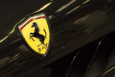 Το όνειρο του 1,2 εκατ. ευρώ έφτασε στη... Μόσχα - Η πιο σπάνια Ferrari χρώματος μπλε, με 12 κυλίνδρους, 830 ίππους