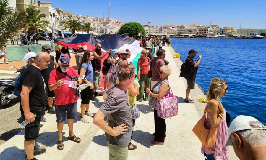 Επανάσταση από την... μιζέρια - Δεν βγήκαν για την ακρίβεια, ούτε για την Τουρκία – 30 ταλαίπωροι στη Σύρο μπλόκαραν πλοίο με Ισραηλινούς