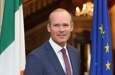 Coveney (ΥΠΕΞ Ιρλανδία): Νέες αβεβαιότητες από τα σχέδια της Μ. Βρετανίας για τη Β. Ιρλανδία