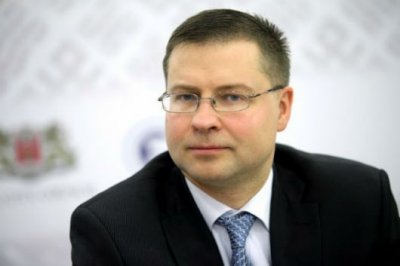 Dombrovskis: Εφικτή η τεχνική συμφωνία για την 3η αξιολόγηση έως τις 4 Δεκεμβρίου 2017