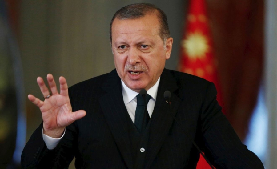 Erdogan: Κατηγορεί την αντιπολίτευση για τις διαδηλώσεις και παροτρύνει τις γυναίκες «να μην ακούν τις λεσβίες»