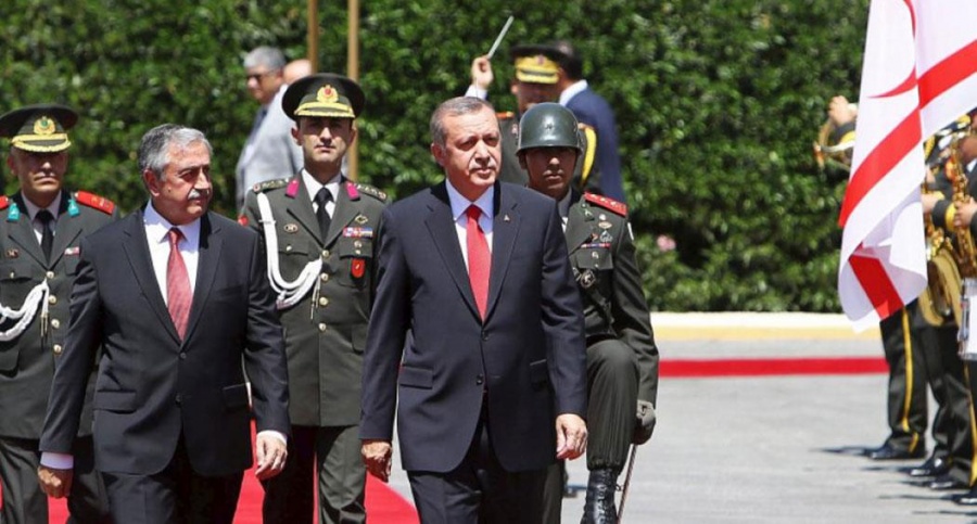 Ο Τ. Erdogan επισκέπτεται το κατεχόμενο τμήμα της Κύπρου - Συνομιλίες με Akinci - Γιατί «έσπασε» την παράδοση 37 ετών