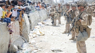 Αφγανιστάν: Εκκενώστε το αεροδρόμιο της Καμπούλ – Σοβαρός κίνδυνος επίθεσης από το ISIS