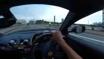 Δείτε πόσο εύκολα μπορεί να καταστρέψει κανείς μια Ferrari 812 Superfast