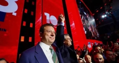 Χάος και ξύλο στην τουρκική αντιπολίτευση - Αναβλήθηκε η δίκη για την ακύρωση των συνεδρίων του CHP