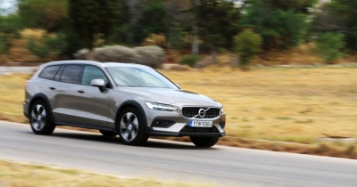 Δοκιμάζουμε το Volvo V60 D4 AWD Cross Country!