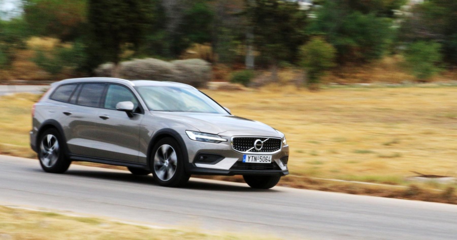 Δοκιμάζουμε το Volvo V60 D4 AWD Cross Country!