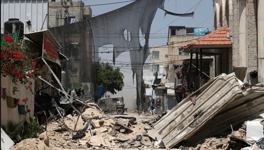 Μακελειό και βομβαρδισμοί στη Γάζα μετά την άγρια ισραηλινή εισβολή στη Δυτική Όχθη