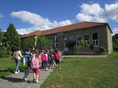 Δασκάλα στην Κοζάνη παράτησε σχολείο και μαθητές για χάρη… βουλευτή του ΣΥΡΙΖΑ