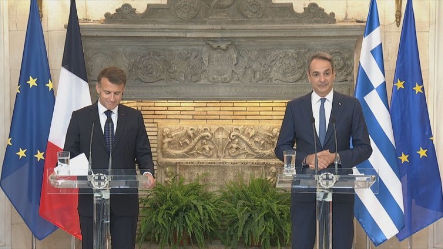 Κυνικός έμπορος όπλων ο Macron, «σφραγίζει» με Μητσοτάκη την δέσμευση της Ελλάδας στο «πυρηνικό άρμα» της Γαλλίας