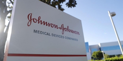 Johnson & Johnson: Σχέδιο χρεοκοπίας για την αποφυγή υψηλών αποζημιώσεων λόγω «καρκινογόνου» ταλκ για μωρά