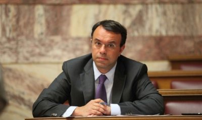 Σταϊκούρας: Συνειδητή επιλογή της κυβέρνησης η υπερφορολόγηση της μεσαίας τάξης