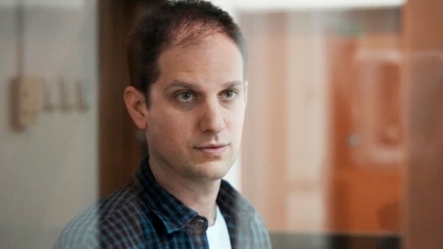 Ο δημοσιογράφος της Wall Street Journal θα δικαστεί στη Ρωσία με την κατηγορία ότι εργαζόταν για τη CIA