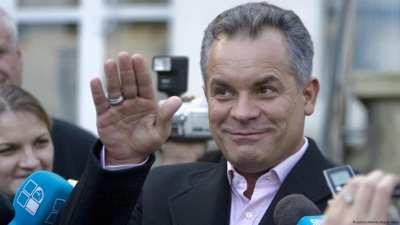 ΤΑΖ: «Όταν οι διακοπές ενός ολιγάρχη τελειώνουν στην Αθήνα»