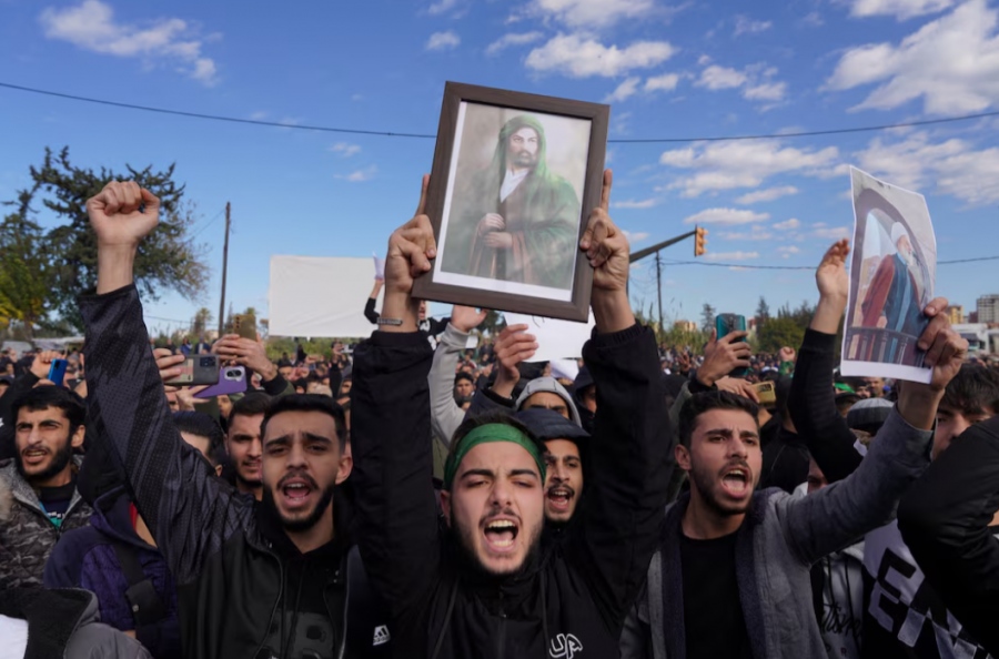 Τρεις νεκροί και πάνω από 40 τραυματίες σε αιματηρές ταραχές στη Λατάκεια της Συρίας – Διαδηλώσεις Αλαουιτών κατά al-Sharaa