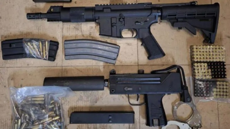 Έκρυβαν ναρκωτικά και όπλα σε σχολείο του Πειραιά - 800.000 ευρώ το παράνομο κέρδος