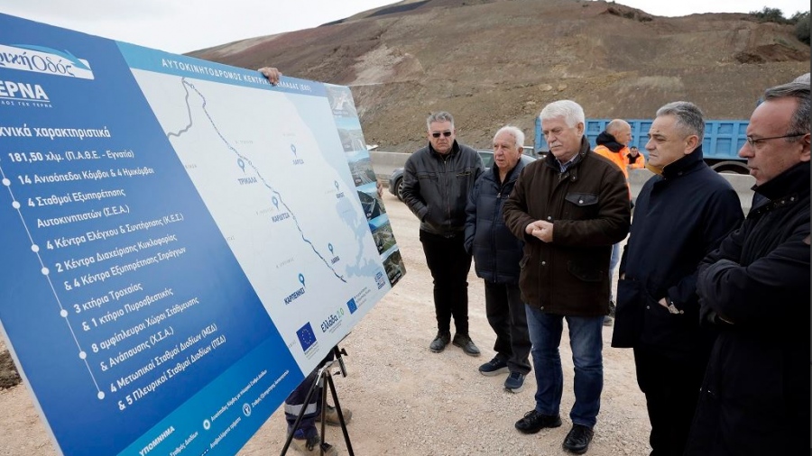 Σταϊκούρας κατά την επιθεώρηση του έργου E65: Έχει ολοκληρωθεί το 97% – 98%