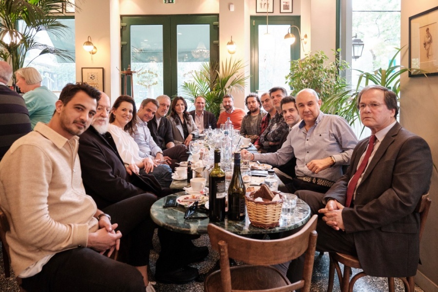 Αντιδράσεις για τη συνάντηση Μητσοτάκη με καλλιτέχνες - Καταγγελίες για πολιτική εκμετάλλευση, τι απαντά ο πρόεδρος της ΝΔ