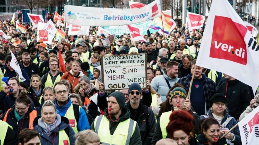 Παραλύουν οι συγκοινωνίες στη Γερμανία: Σε απεργία και το προσωπικό ασφαλείας των αεροδρομίων