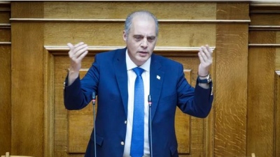 Βουλή - Βελόπουλος: Η κυβέρνηση μοιράζει λεφτά από την υπερφορολόγηση - Το πρόβλημά της είναι ότι δεν ελέγχει την Kovesi