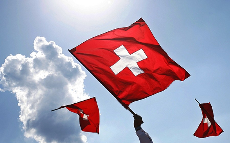 Κορωνοϊός: Oι Ελβετοί υποδέχονται το «άνοιγμα» γυμναστηρίων, εστιατορίων και κινηματογράφων