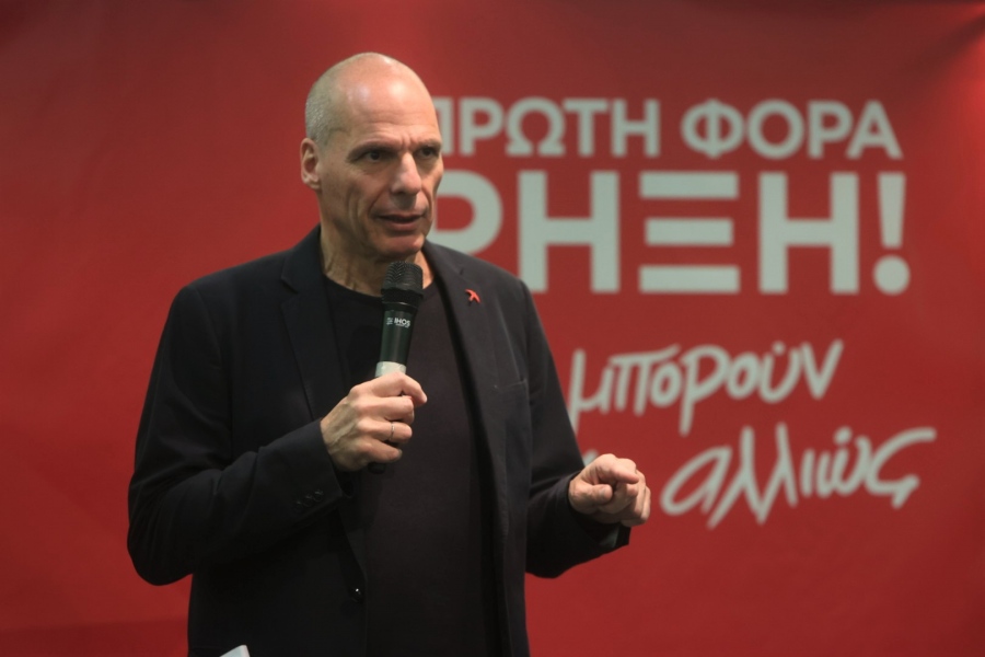 Βαρουφάκης: Είμαστε κράτος υπό κατοχή – Συζητάνε για κλείσιμο τραπεζών αυτοί που λένε ότι βγήκαμε από τα μνημόνια