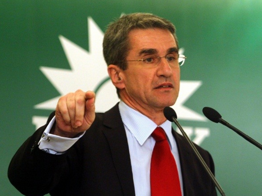Λοβέρδος: Θα αλλάξω το όνομα και θα επαναφέρω το ΠΑΣΟΚ και τον ήλιο» - Αιχμές κατά της σημερινής ηγεσίας
