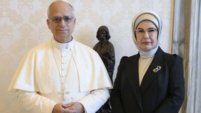 Συνάντηση Emine Erdogan με Πάπα Λέοντα στο Βατικανό - Γάζα και κλιματική αλλαγή στην ατζέντα της… οικουμενικής συνάντησης