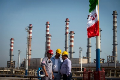 Μεγαλύτερες μειώσεις στην παραγωγή πετρελαίου ζητεί το Ιράν από τον ΟΠΕΚ