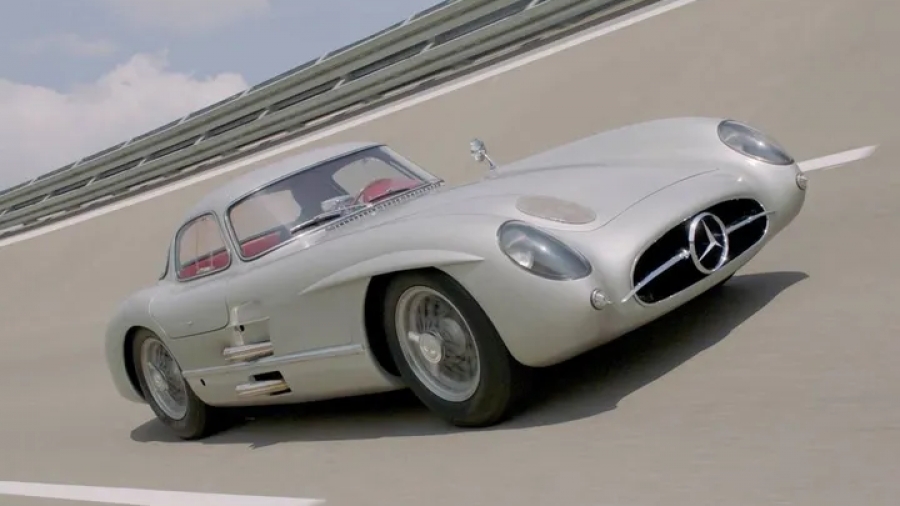 Παγκόσμιο ρεκόρ: Mercedes του 1955 δημοπρατήθηκε για 135 εκατομμύρια ευρώ - Ξεπέρασε τη Ferrari