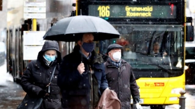 Κορωνοϊός: Κατά της υφασμάτινής μάσκας και η Γερμανία