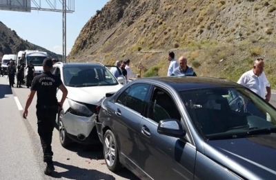 Θύμα τροχαίου ο Kemal Kılıçdaroğlu – Η συνοδεία του ενεπλάκη σε καραμπόλα 7 αυτοκινήτων, 4 οι τραυματίες