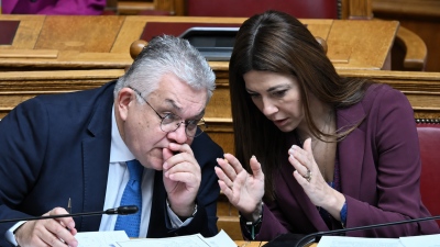 Ρήξη σοκ στο Υπουργείο Παιδείας - Η Ζαχαράκη με τον Παπαϊωάννου... δεν μιλιούνται και ο λόγος είναι σοβαρός