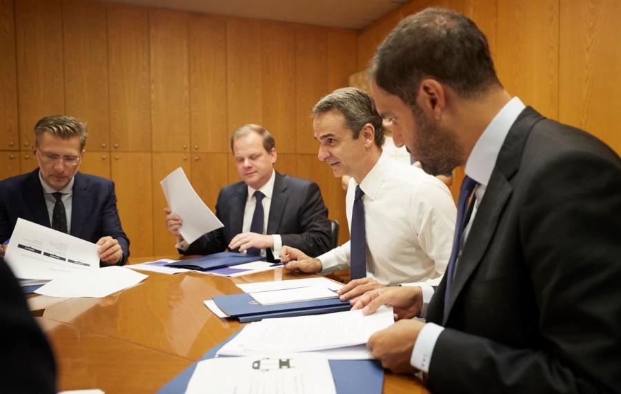 Μητσοτάκης: Απόλυτη προτεραιότητα η βελτίωση των αστικών συγκοινωνιών σε Αθήνα, Θεσσαλονίκη – Σύσκεψη στο υπ. Υποδομών