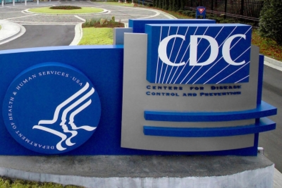CDC: Οι εμβολιασμένοι δεν χρειάζεται να φορούν μάσκα σε εξωτερικούς χώρους
