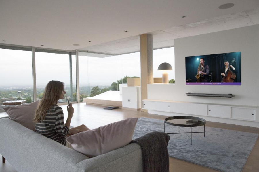 Η εξέλιξη της εικόνας της τηλεόρασης: από την ασπρόμαυρη στην OLED 8K