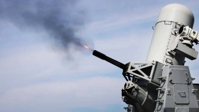 Μόλις 4 δευτερόλεπτα πριν την παγκόσμια σύρραξη – Αποκαλυπτική αναχαίτιση πυραύλου των Houthis κατά αμερικανικού πολεμικού πλοίου