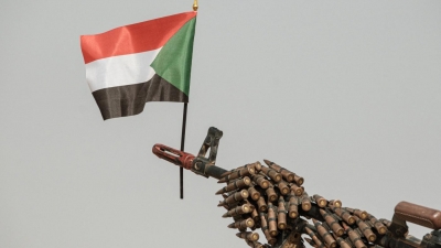 Επικίνδυνη κλιμάκωση συγκρούσεων στο Σουδάν, μεταξύ Στρατού και παραστρατιωτικής RSF - Βομβαρδισμοί, καταλήψεις αεροδρομίων, προεδρικού μεγάρου