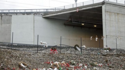 Μνημόσυνο για τους 57 νεκρούς της τραγωδίας των Τεμπών – Δεν πρέπει να ξεχαστούν