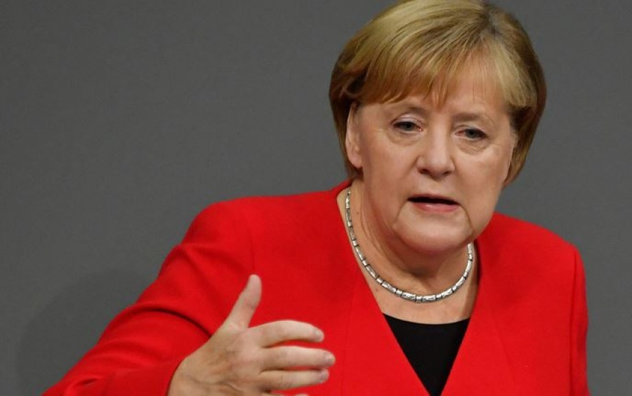 Στόχος της Merkel η εκ νέου επιβολή του εμπάργκο όπλων στη Λιβύη