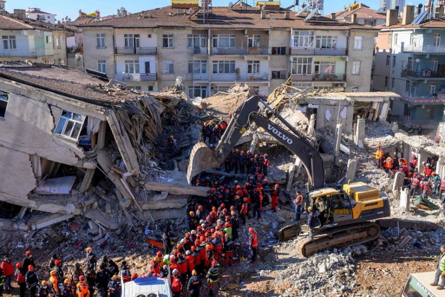 Τουρκία: Στους 39 οι νεκροί από τον σεισμό - Πάνω από 1.600 οι τραυματίες