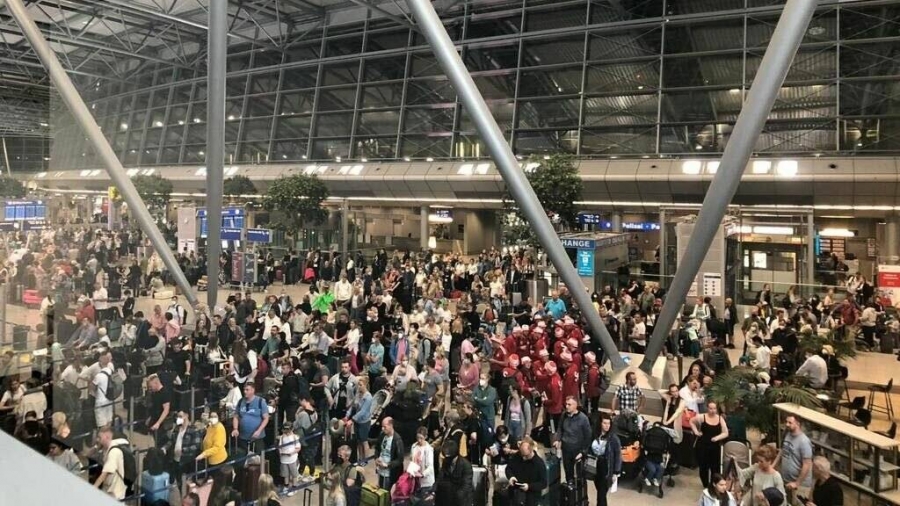 Χάος στα αεροδρόμια Γερμανίας, Αυστρίας: Συνεχείς ακυρώσεις πτήσεων λόγω έλλειψης προσωπικού