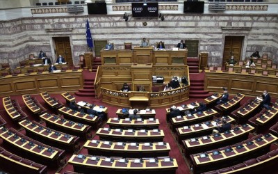 Βουλή: Ψηφίσθηκε το ν/σ του ΥΠΟΙΚ για την πάταξη του λαθρεμπορίου