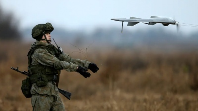 Αλλαγή τακτικής από τους Ρώσους χειριστές drones: Αντί για τεθωρακισμένα, κυνηγάνε τους στρατιώτες
