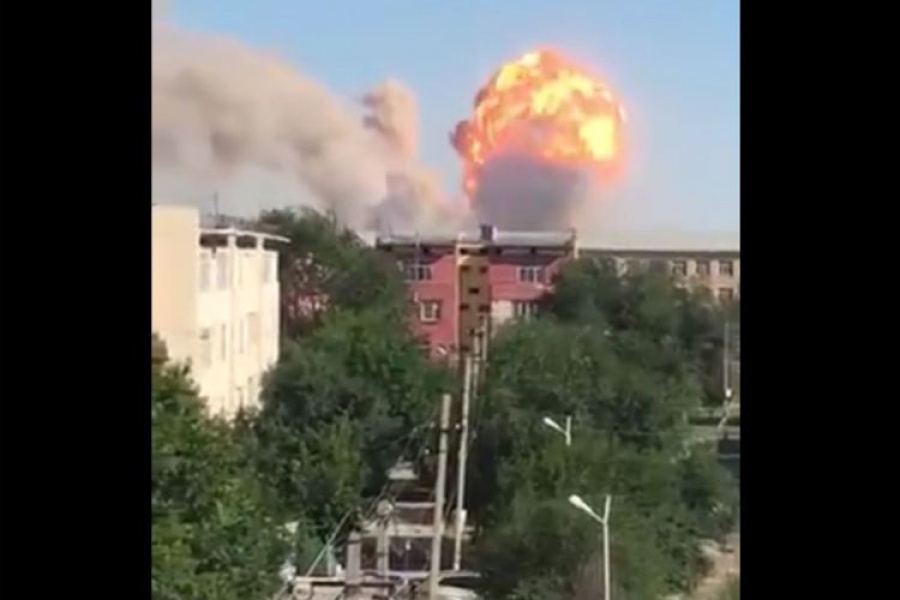 Καζακστάν: Μια πόλη εκκενώθηκε μετά από εκρήξεις σε αποθήκη πυρομαχικών - Ένας νεκρός και δεκάδες τραυματίες