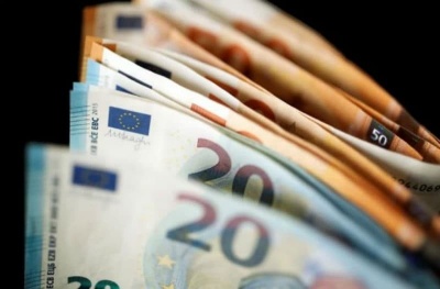 Στη μέγγενη τα κοινωνικά επιδόματα - Κριτήριο για αλλοδαπούς η 10ετής νόμιμη παραμονή στη χώρα