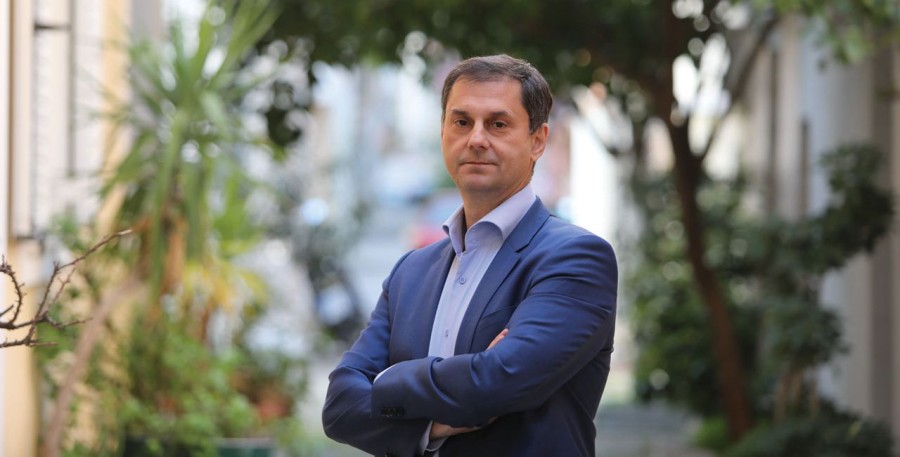 Θεοχάρης στο Sky News: Με δύο πρωτόκολλα το «άνοιγμα» των ελληνικών αεροδρομίων για τους τουρίστες