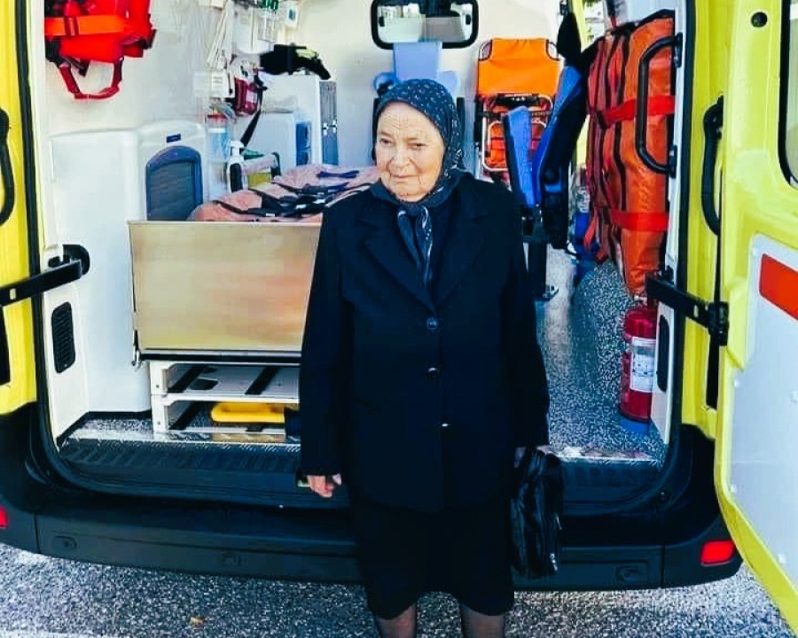 Μεσολόγγι: Συγκίνηση στην κηδεία της γιαγιάς που δώρισε ασθενοφόρο – Ήχησε η σειρήνα του