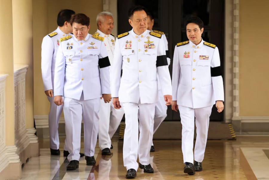 Η Ταϊλάνδη στο χείλος του γκρεμού - Πρόωρες εκλογές εν μέσω πολέμου με την Καμπότζη